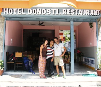 «Patata tortilla»: la aventura nepalí de dos madrileños de adopción