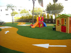 jardin_infantil_cesped